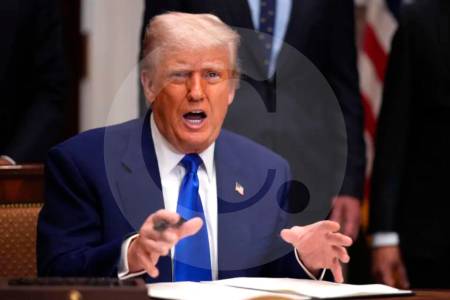 trumpovalec_48042257_20250606210859