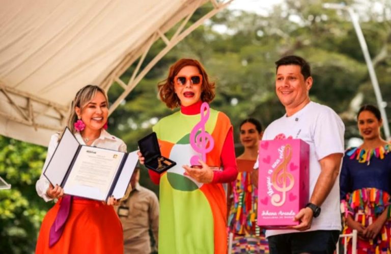ZETA-ZETA-ZETA-AGATHA-RUIZ-DE-LA-PADREA-LLAVES-CIUDAD