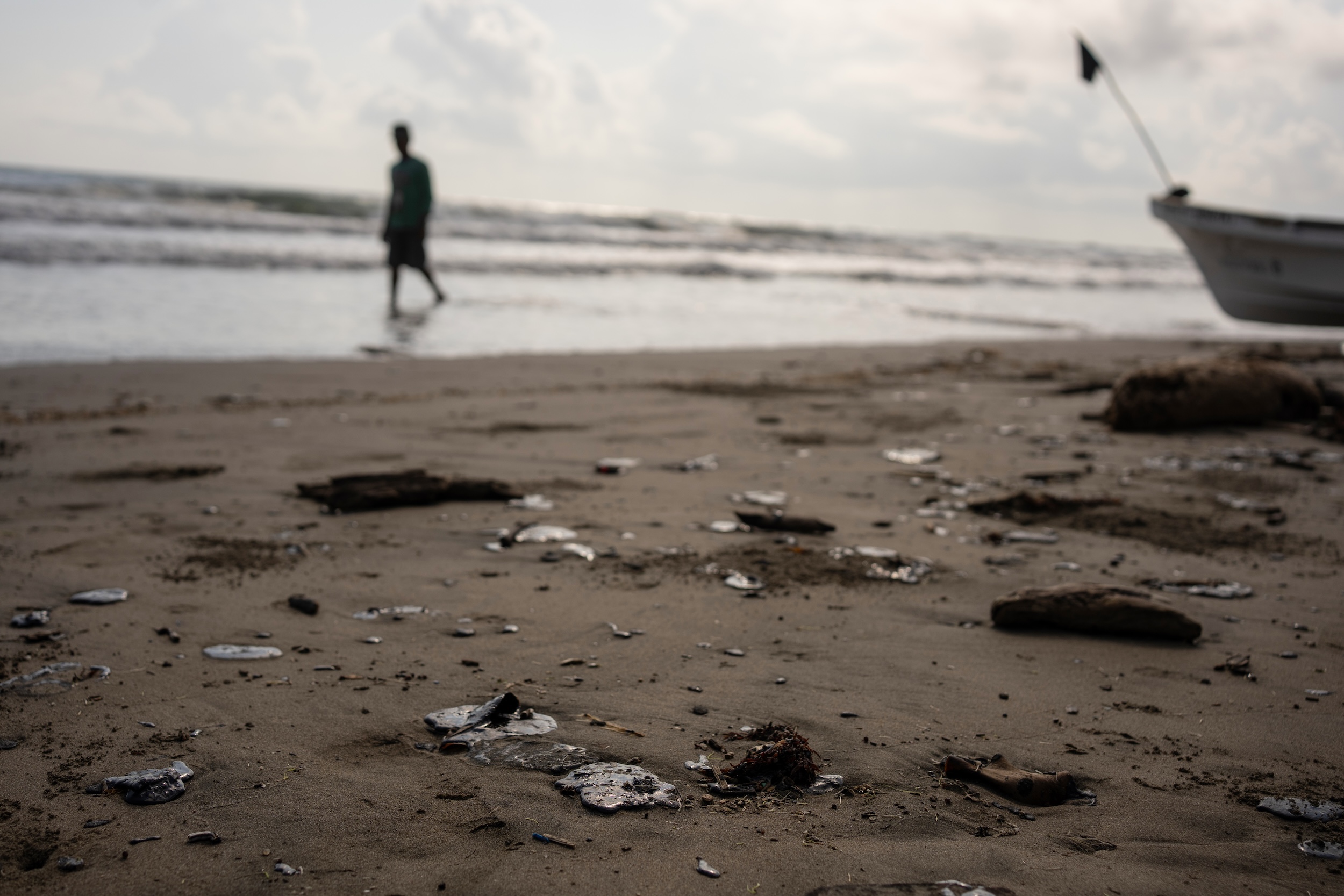 Residuos de petróleo en playas de México