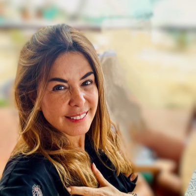 ¿Quién decide quién es "suficientemente" feminista para votar? En mi columna de hoy, rompo el silencio sobre el higienismo moral que fiscaliza a las mujeres en la política mientras perdona la mediocridad de los hombres en el poder. Desde un periodismo situado y sin filtros, analizo la campaña de Paloma Valencia, el "feminismómetro" y nuestra urgente libertad proselitista.

Ni la izquierda tiene el monopolio de nuestras luchas, ni la derecha es territorio prohibido para el diálogo. Es hora de dejar de ser rehenes de la moralidad partidista y empezar a decidir como los sujetos políticos que tanto nos ha costado llegar a ser.