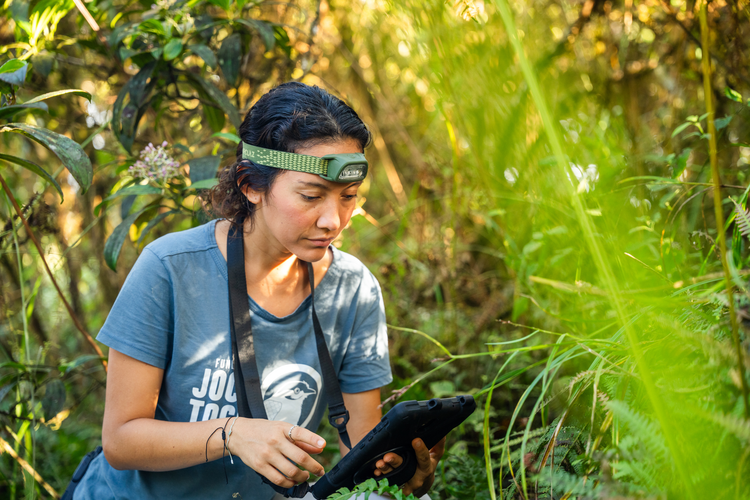 Paola Sangolquí durante el trabajo de campo. Foto: Cortesía Bryan Pérez Saltos