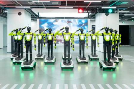 robots-policia-china_50527336_20260502214249