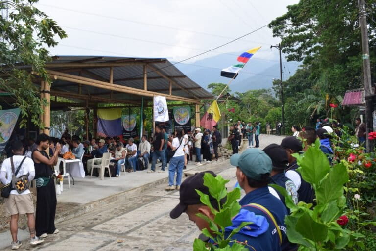 Carpa de Resistencia en Pueblo Viejo, Mocoa en el marco del año de la manifestación pacífica contra la minería de cobre. Foto: cortesía Paola Silva @LaMingaKiwe