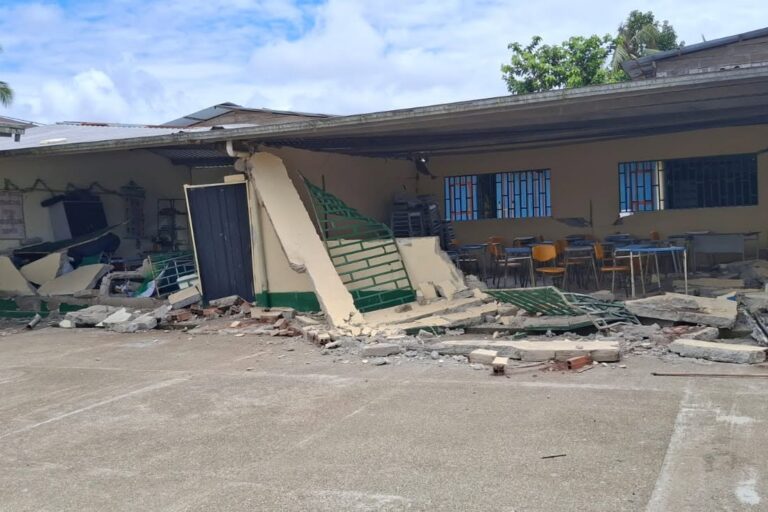 Escuela destruida en comunidad afrodescendiente de Chocó. Foto: cortesía Acadesan