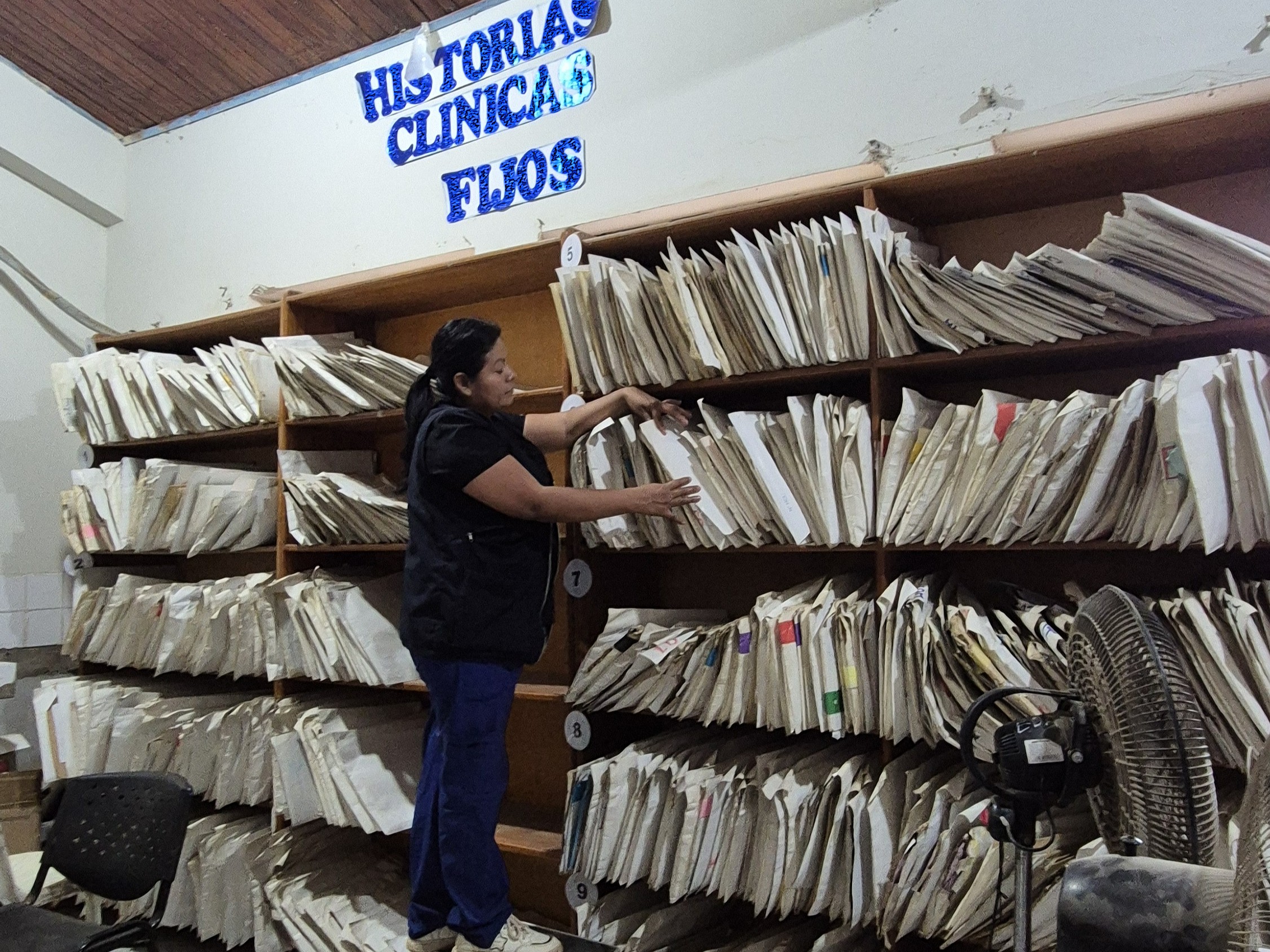 Los expedientes médicos en el distrito minero de Laberinto narran las secuelas que la contaminación por mercurio ha dejado a generaciones de pobladores indígenas y ribereños. Foto: Elizabeth Salazar