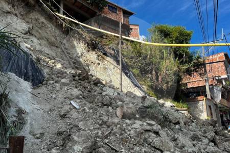 deslizamiento-de-tierra-bello_51488063_20260830214248