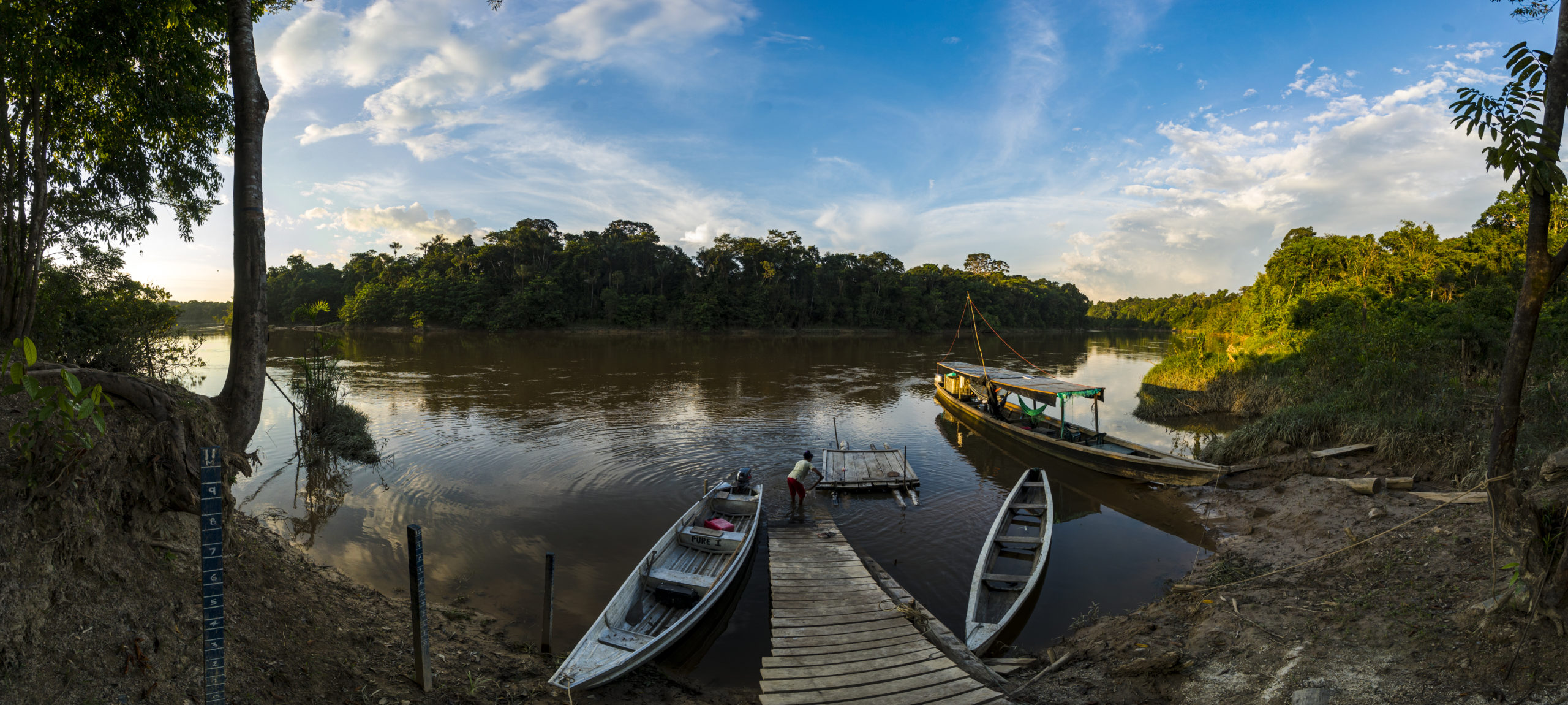 Balsas en aguas del Parque Nacional Río Puré