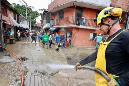 inundacion-quebrada-la-iguana-agua-e_51856198_20261010213058
